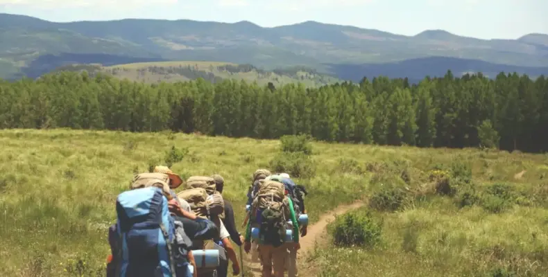 Sådan kommer du godt i gang med at vandre som ældre - 7 tips der sikrer dig en god start